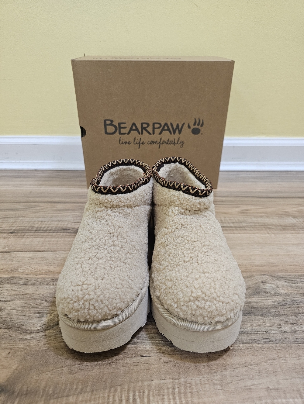 NEW BEARPAW SNUGGLE DAPHNE DECO - Picture 2 of 10